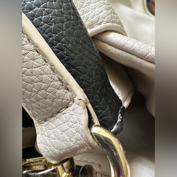 Guess cross body 3 tone purse - Picture 7 of 16